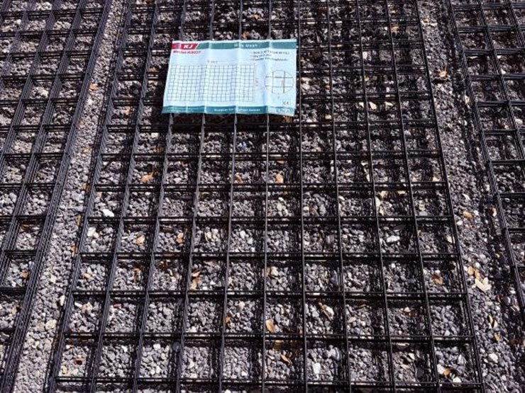 #20-•-(5)-panels-wire-mesh-approx:-3.3'-x-6.6'-image-2