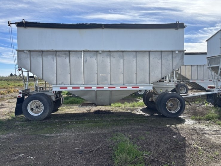 1974-titan-trailer-image-5