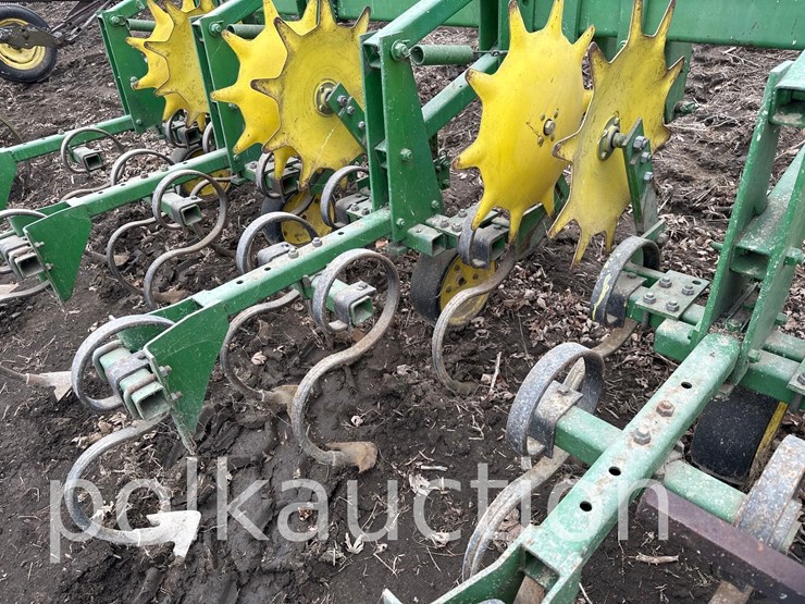john-deere-825-image-4