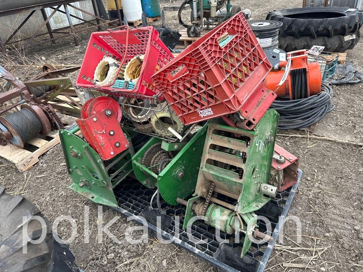 pallet-of-misc.-john-deere-planter-parts-(wf)-image-2