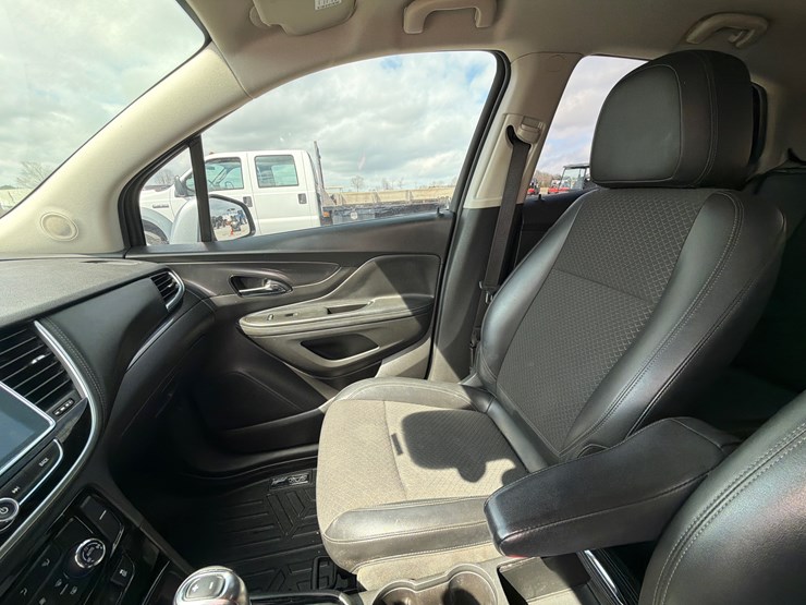 2019-buick-encore-image-16