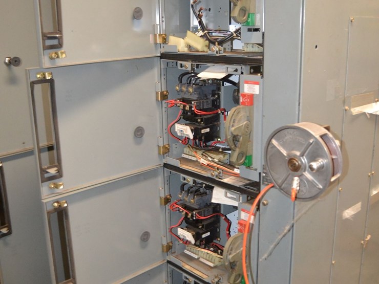 alllen-bradley-5-section-mcc-panel-w/-3-size-1-starter-w/-3-size-3-starter-w/-2-size-4-starter-w/-disconnect-image-1