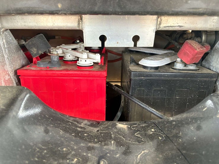 2002-gem-6-seater-72-volt-golf-cart-image-18