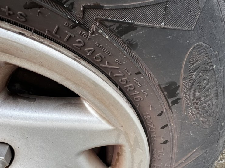 2012-ford-e350-image-17