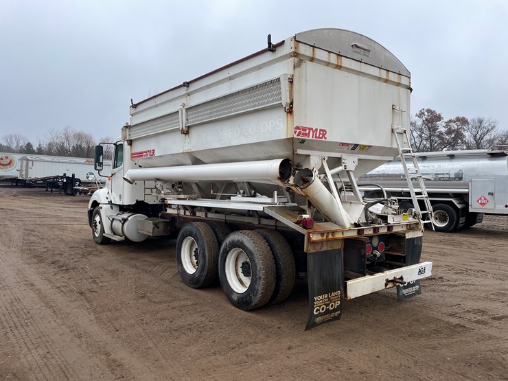 #1038-•-2005-freightliner-grain-truck-(has-mn-title)-image-3