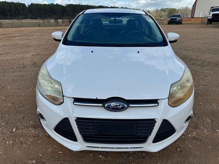 2013-ford-focus-se-4-door-sedan---108,467-miles-image-5