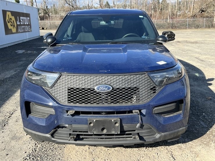 2020-ford-explorer-image-8