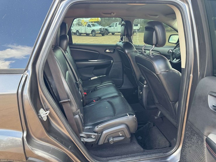 2015-dodge-journey-image-16