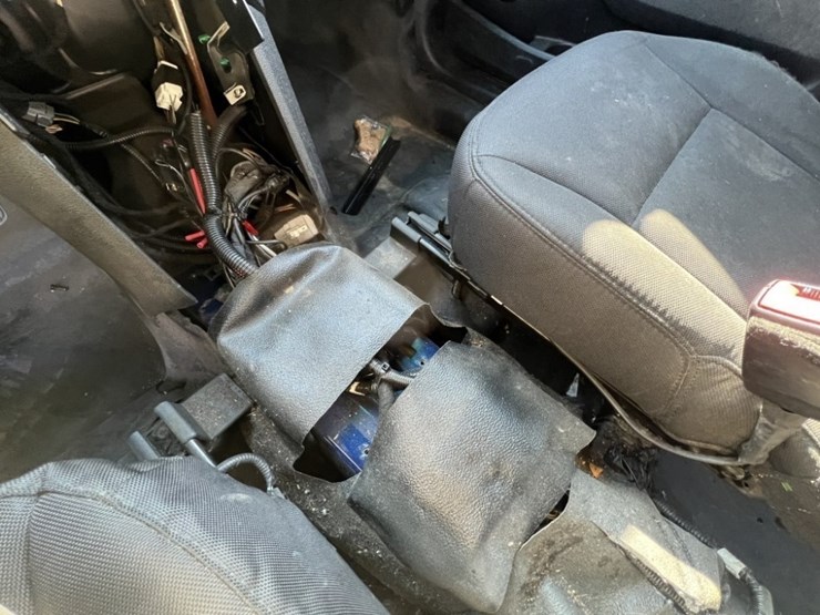 2016-ford-explorer-image-36