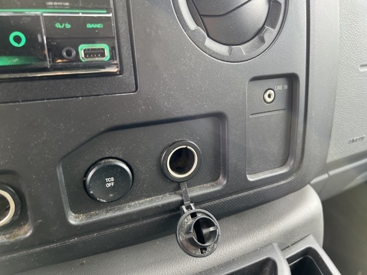 2012-ford-e350-image-36