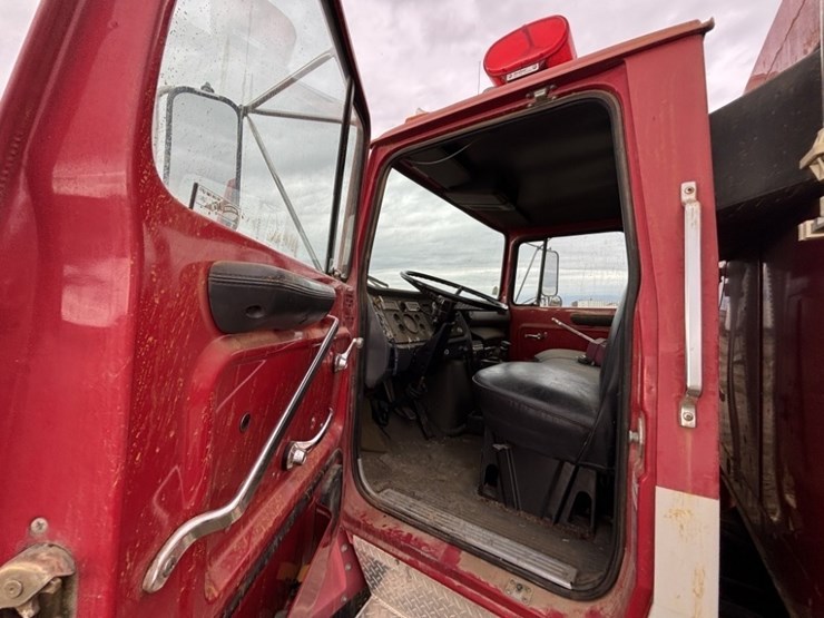 1991-ford-l8000-image-32