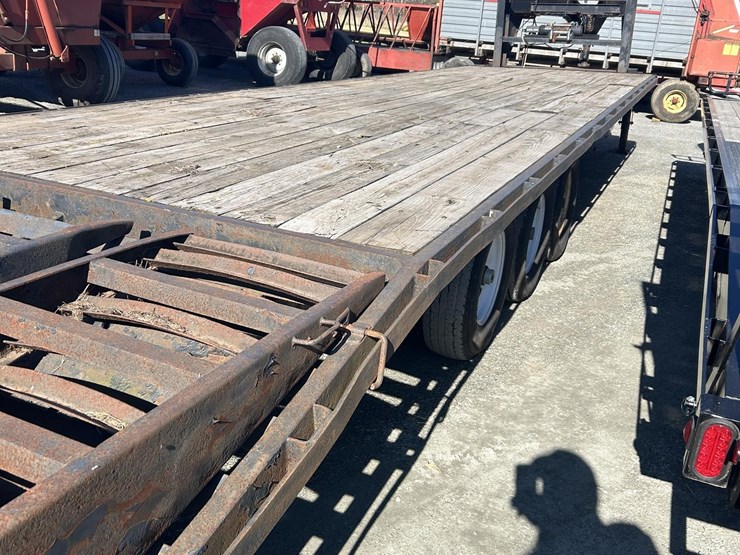 2007-trailerman-32-ft-tri-axle-image-5