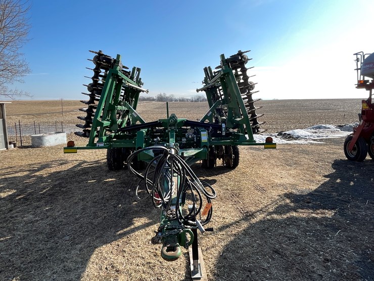 great-plains-2400tm-image-2