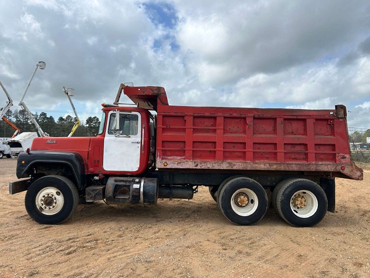 1995-mack-rd688-image-4