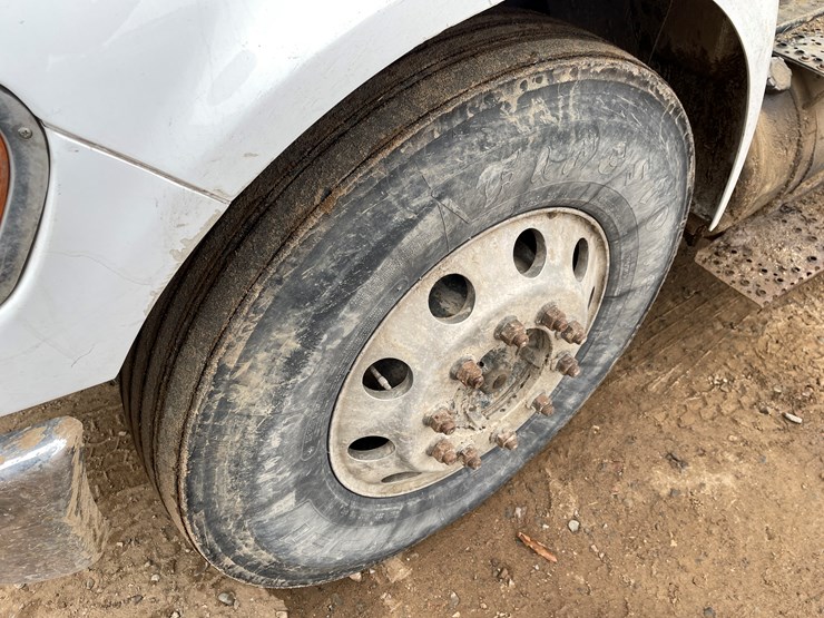 2012-ford-f650-image-16