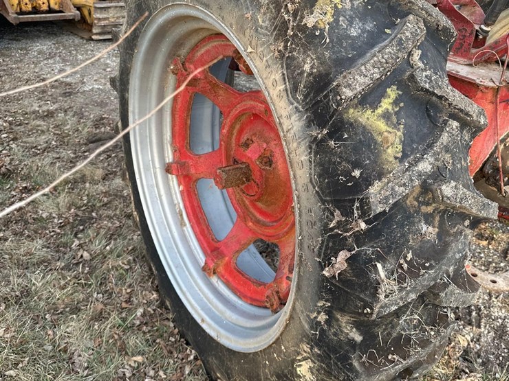 farmall-m-(sn#-232214)-(hess)-image-11