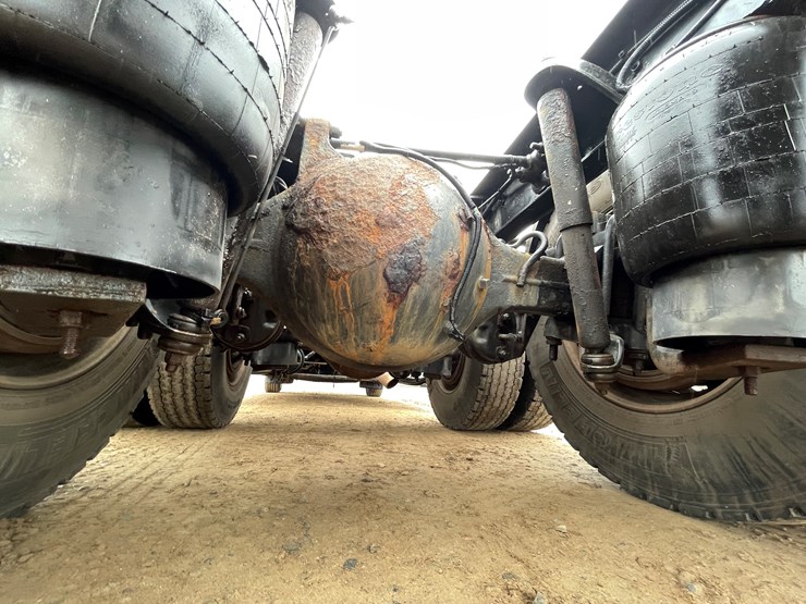 2012-kenworth-t660-image-12