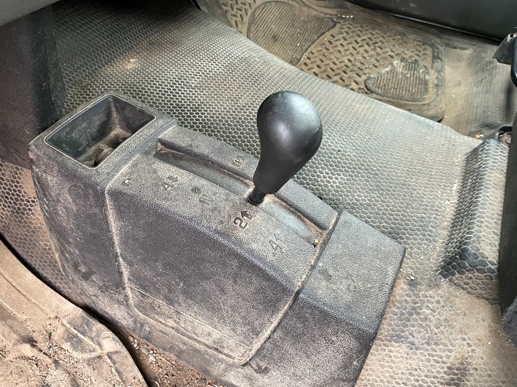 #1476-•-2012-chevy-silverado-pickup-truck-(has-mn-title)-image-39