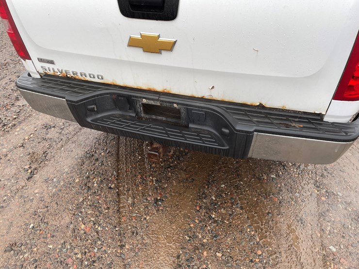 #1476-•-2012-chevy-silverado-pickup-truck-(has-mn-title)-image-14