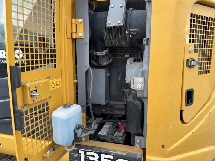 2021-deere-135g-image-19