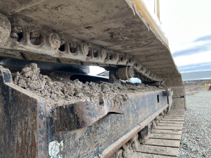 2021-deere-135g-image-41