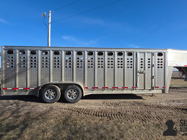 2022-eby-livestock-trailer-image-4