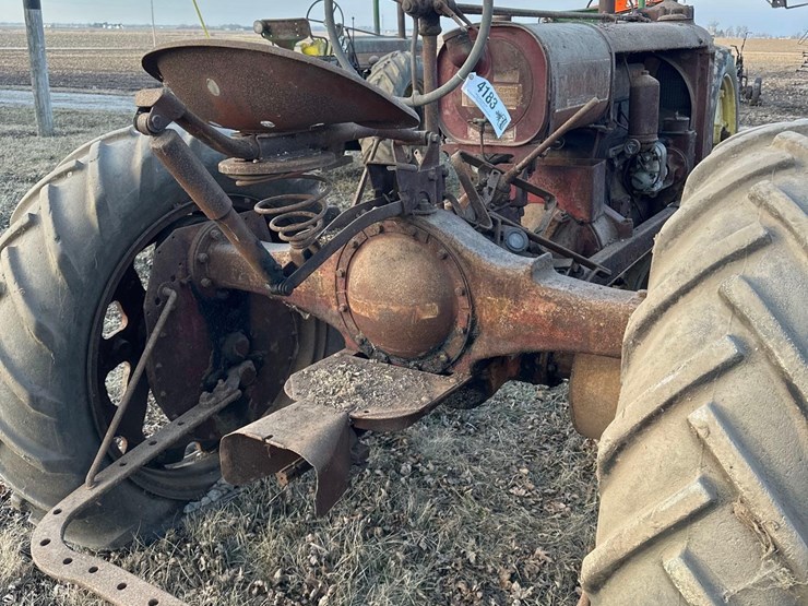 farmall-f-series-(no-tag)-(hess)-image-8