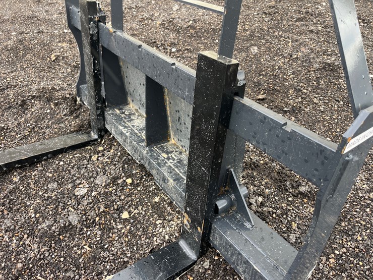 #5033-•-new-land-honor-mini-skid-steer-pallet-forks-image-4