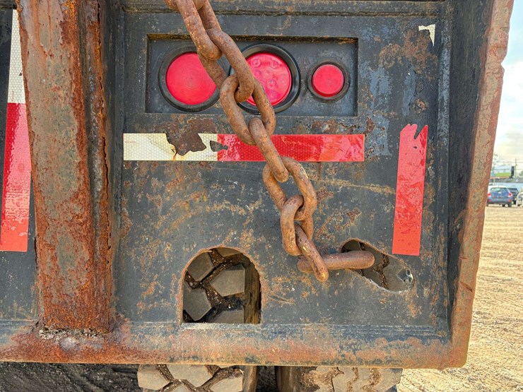 2007-mack-granite-cv713-image-38