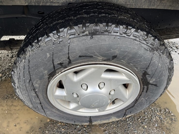 2012-ford-e350-image-18