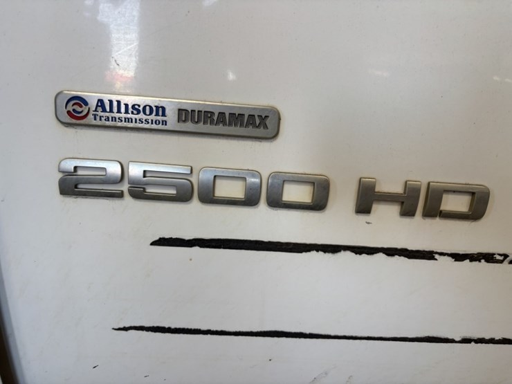 2010-gmc-sierra-2500-image-17