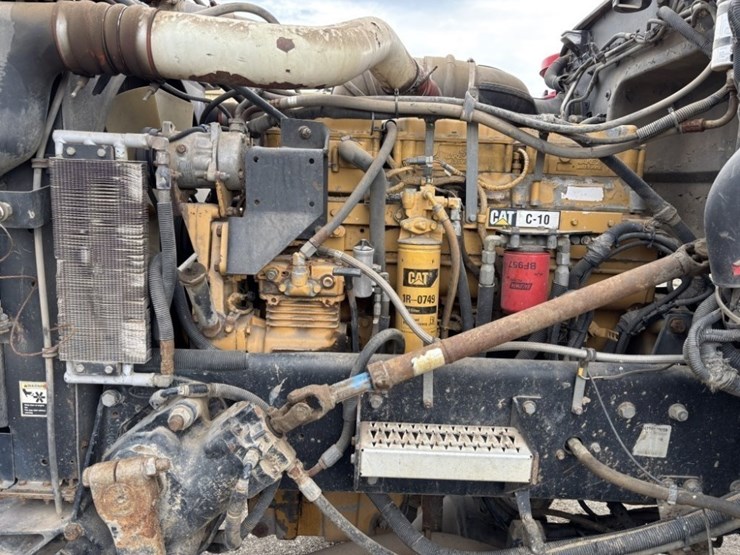 2001-peterbilt-357-image-15