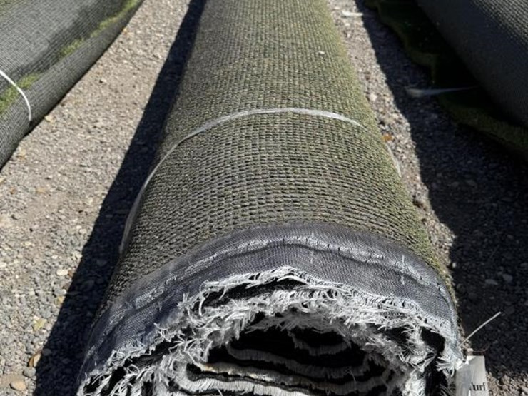 #262-•-30'-roll-of-turf---lush-image-1