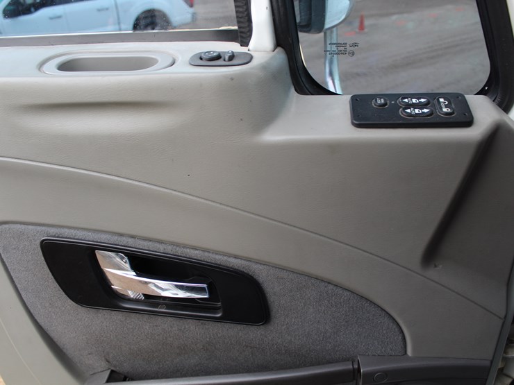 2012-international-prostar-image-12