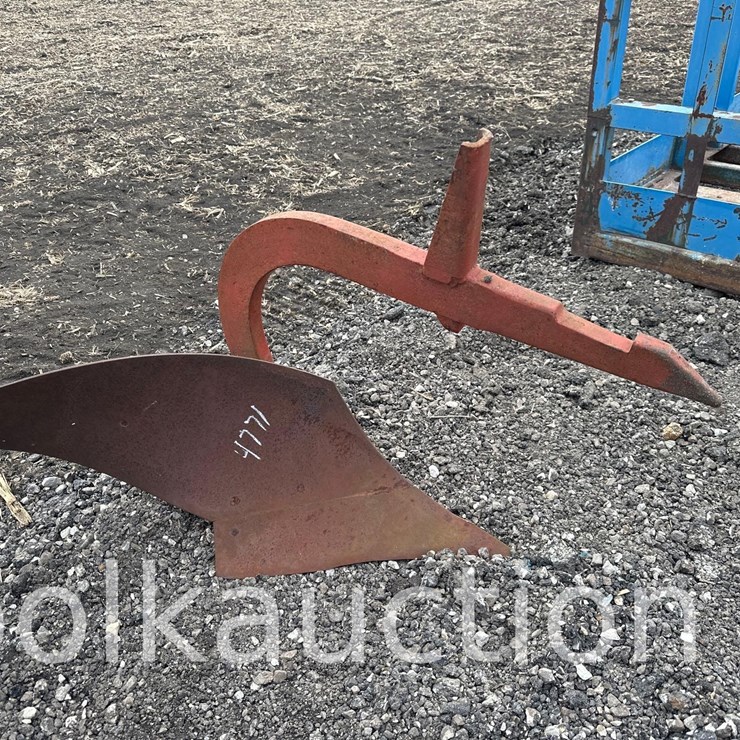 IH 1BTM 1PT FAST HITCH PLOW (WF)
