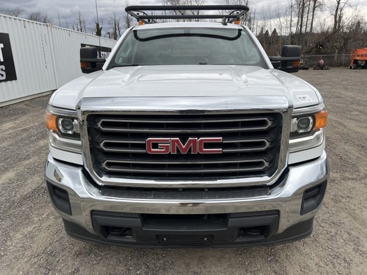 2018-gmc-sierra-2500-image-8