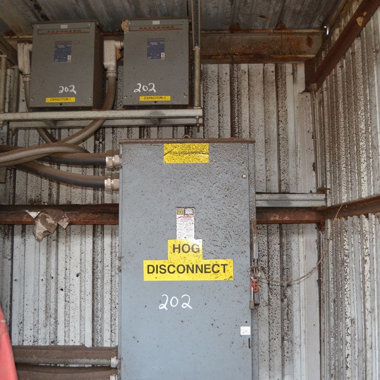 STARTER BOX W/ 2 SAFTRONICS 200HP SOFTYPE STARTER W/ SQUARE D 600 AMP DISCONNECT W/ 2 CAPACITORS