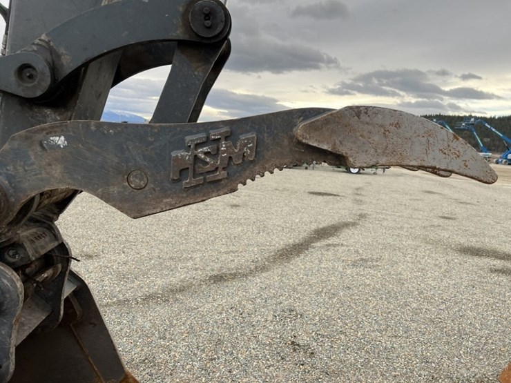 2021-deere-135g-image-12