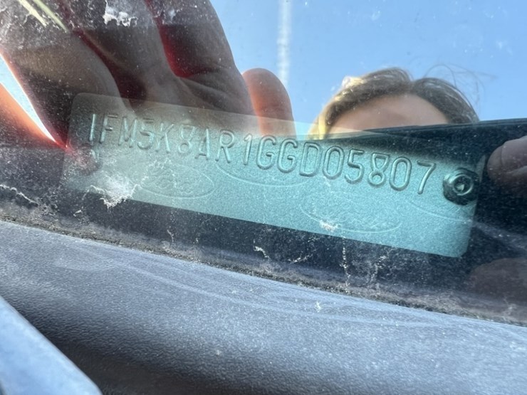 2016-ford-explorer-image-9