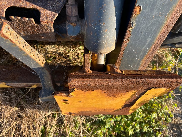 2012-deere-328e-image-12