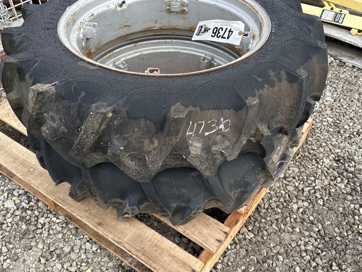 (2)-9.5-24-firestone-tires-&-rims-(wf)-image-1