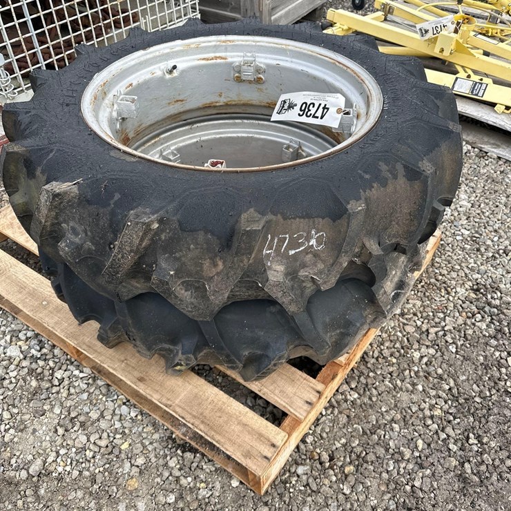 (2) 9.5-24 FIRESTONE TIRES & RIMS (WF)