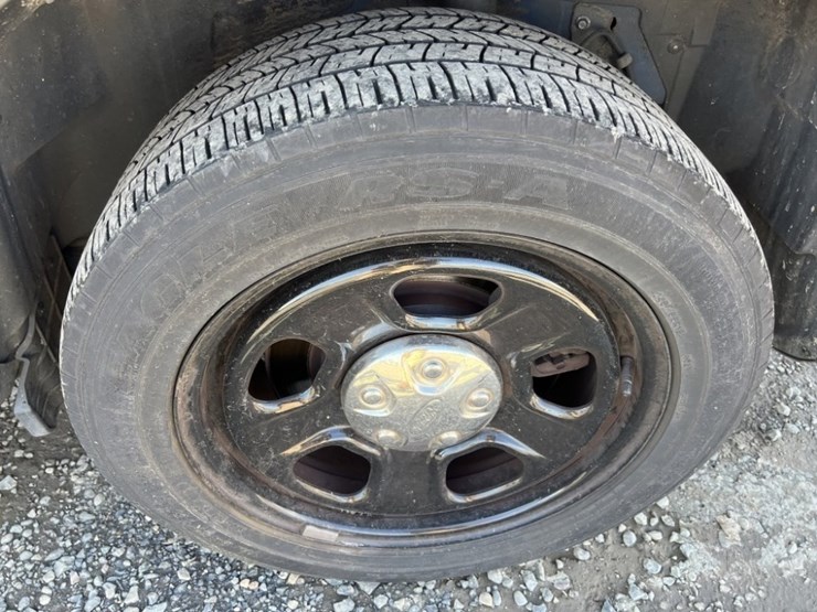 2016-ford-explorer-image-19