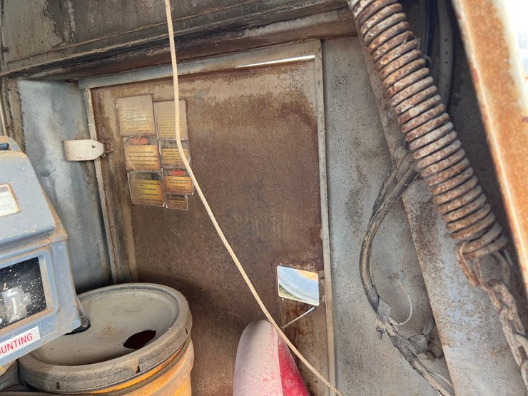 1999-mack-ch613-image-65