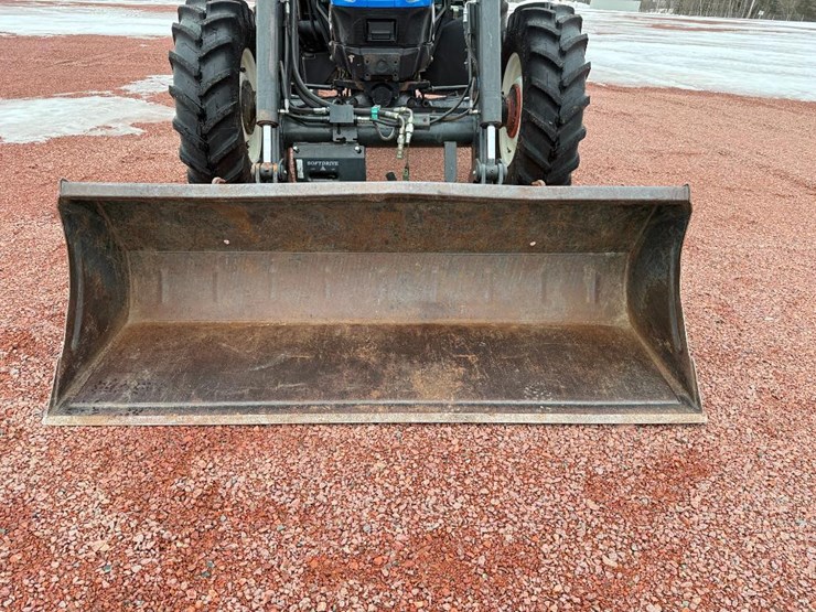 new-holland-ts115a-image-27