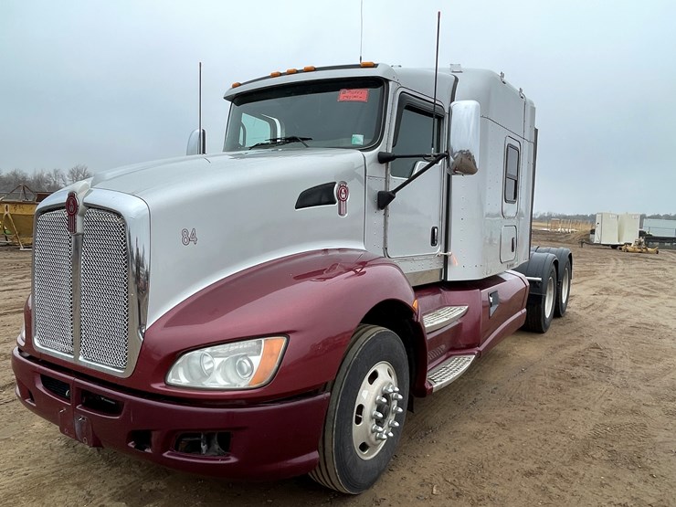 2012-kenworth-t660-image-1