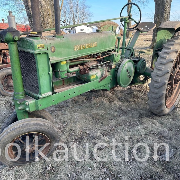 JOHN DEERE B