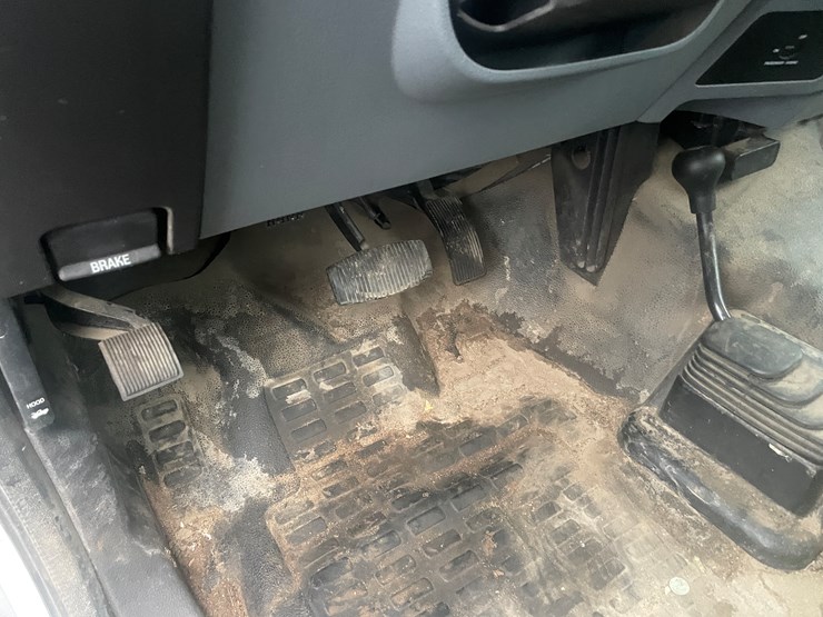 2013-ford-f550-image-29