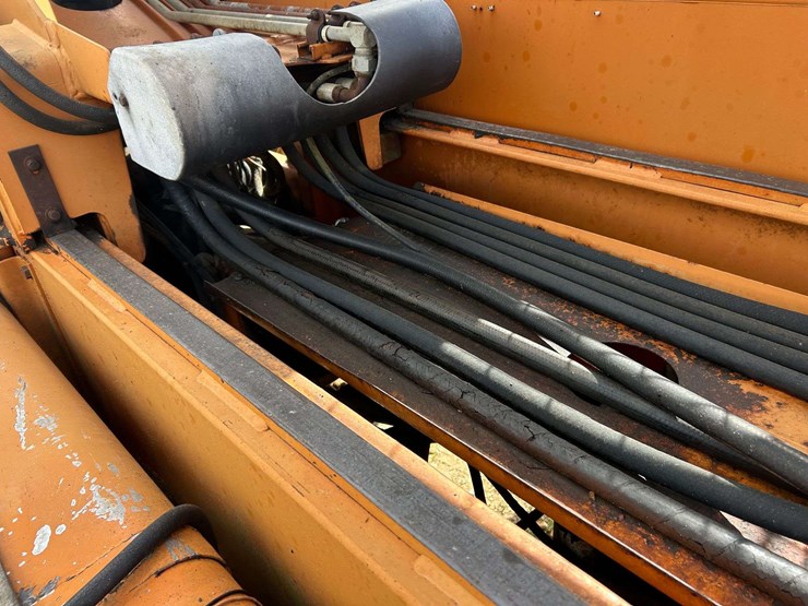 lull-644b-37-image-16