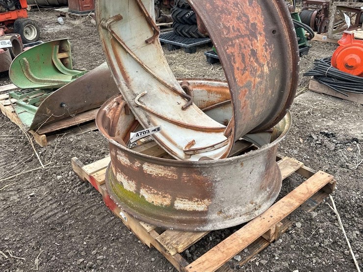 (2)-ih-38"-powerset-wheels-(wf)-image-1